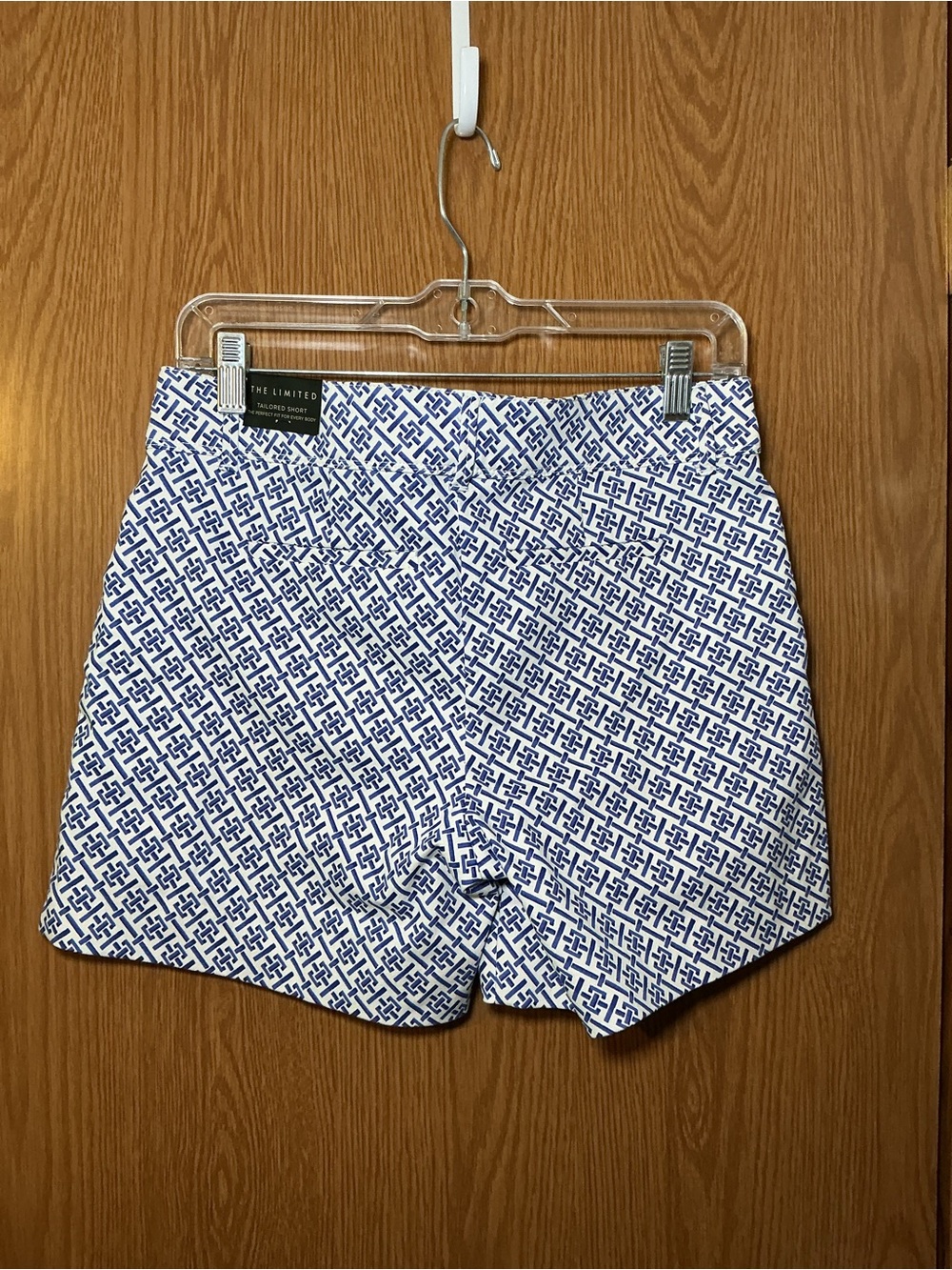 The Limited Blue & White Geometric Print Tailored Shorts Size 4 NWT - Picture 3 of 4